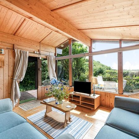 Scandinavian Style Lodge In Rock Wadebridge Exteriér fotografie